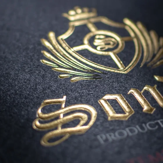 Etiqueta adhesiva impresión Offset 3 colores + stamping + relieve 3D -- Soporte Gesso WS