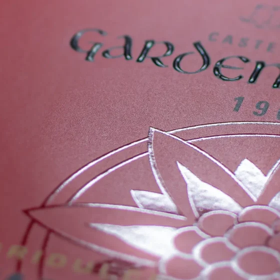 Etiqueta adhesiva impresión Offset 4 tintas + serigrafia 2 colores + braille + barniz -- Soporte Polipropileno Mate