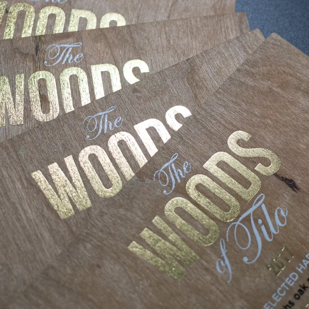 Etiquetas adhesivas de madera natural para botella de vino