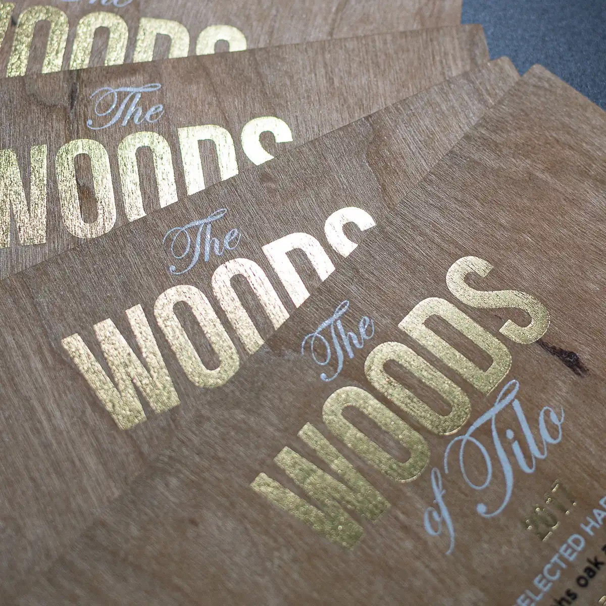 Etiquetas adhesivas de madera natural para botella de vino